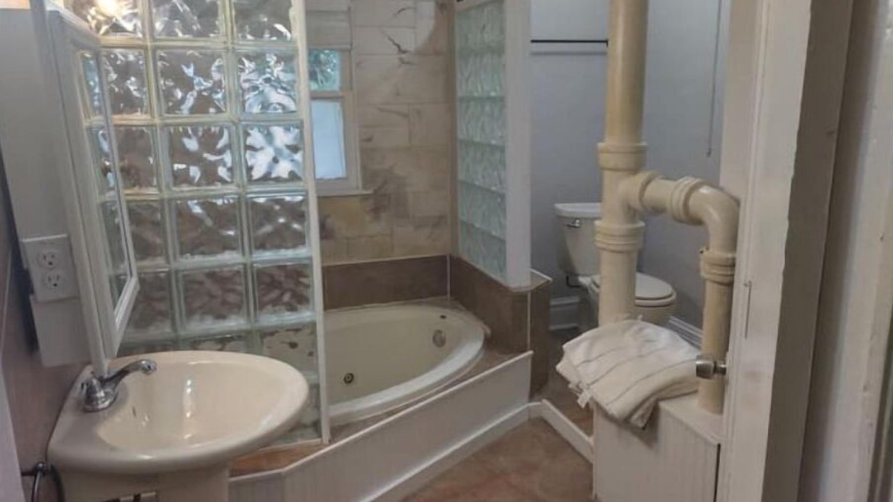 Photo of Bathroom in United Central