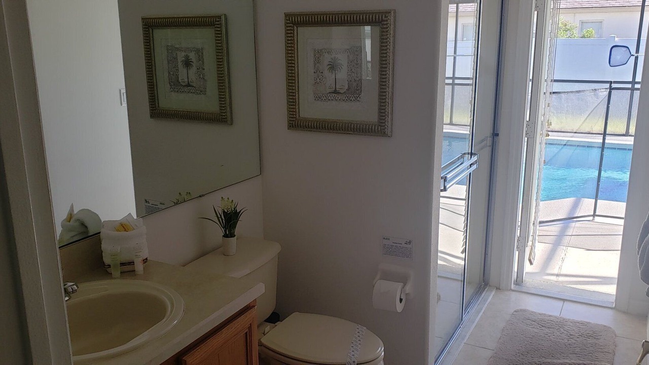 Photo of Bathroom in Orange Tree