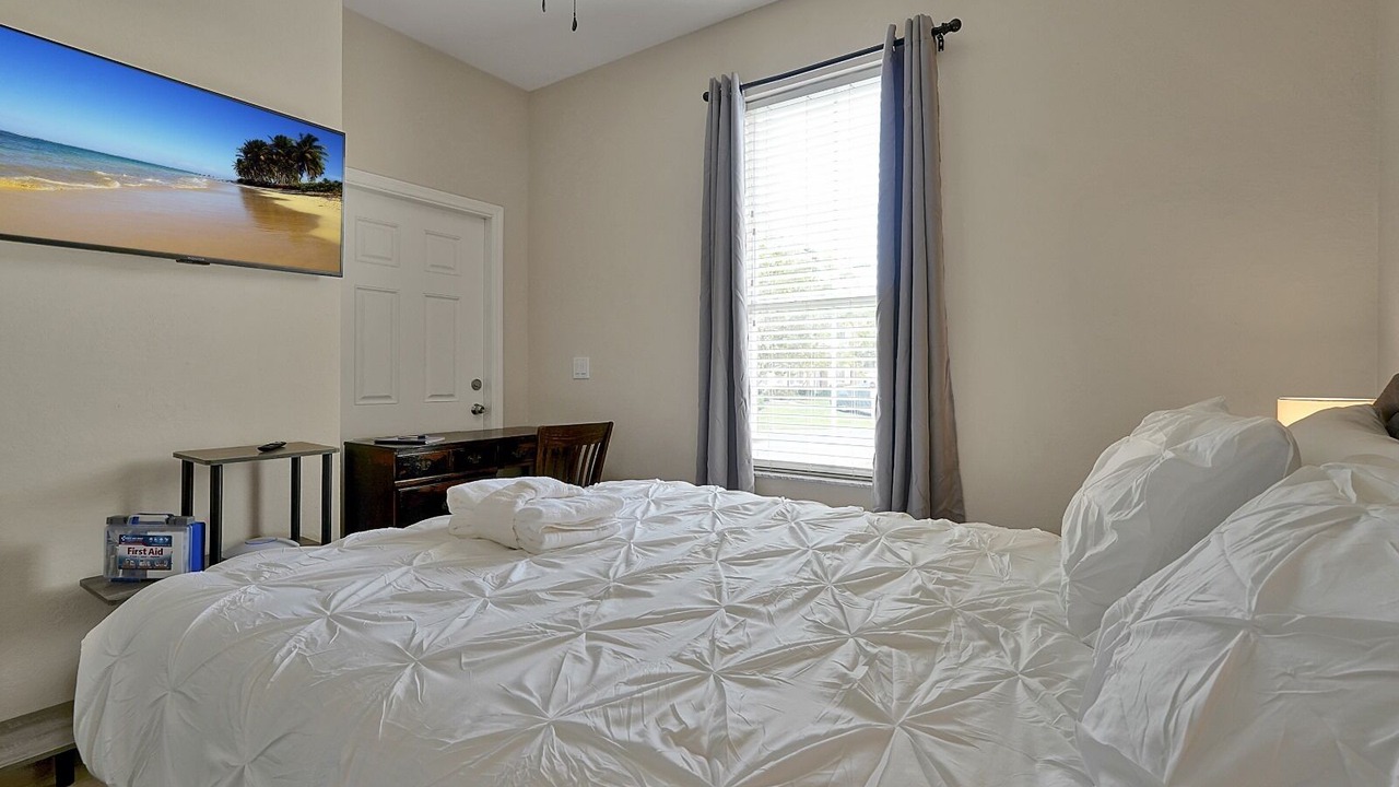 Photo of Bedroom in Regal Palms