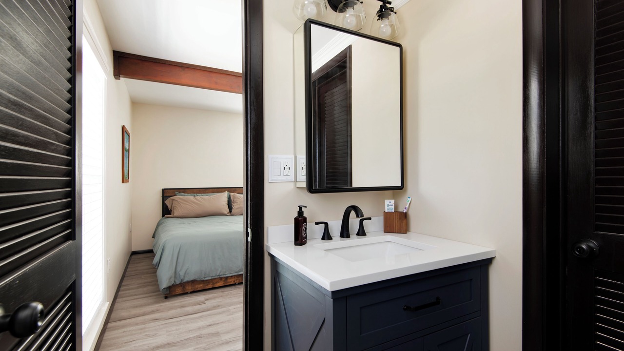 Photo of Bedroom in Lake Keystone