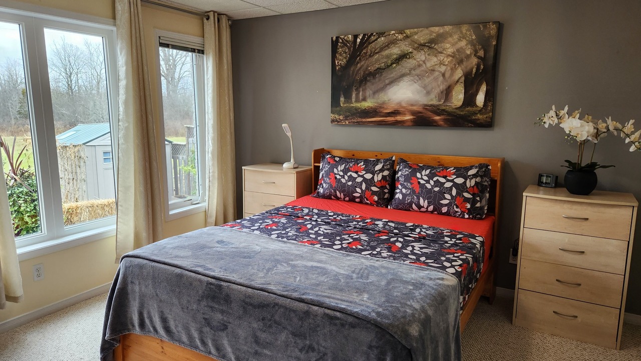 Photo of Bedroom in Amherstview