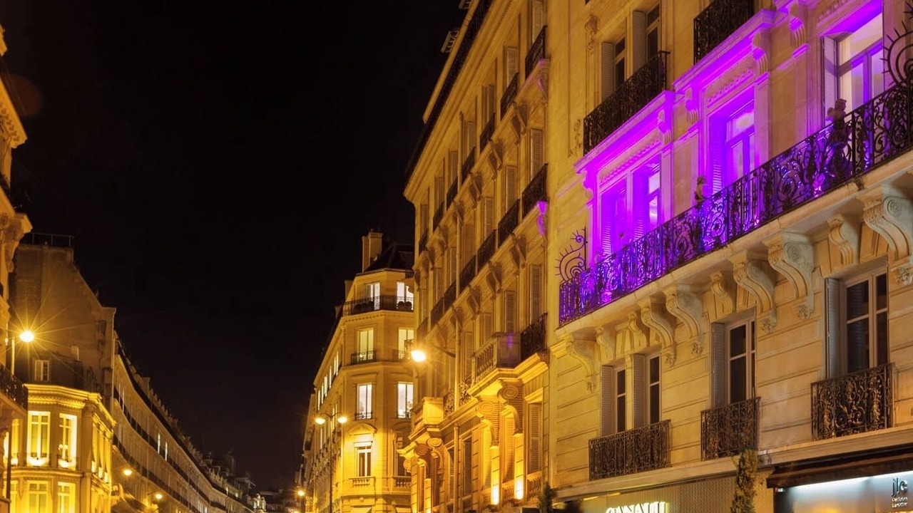 Photo of Outdoor in Champs-Elysees