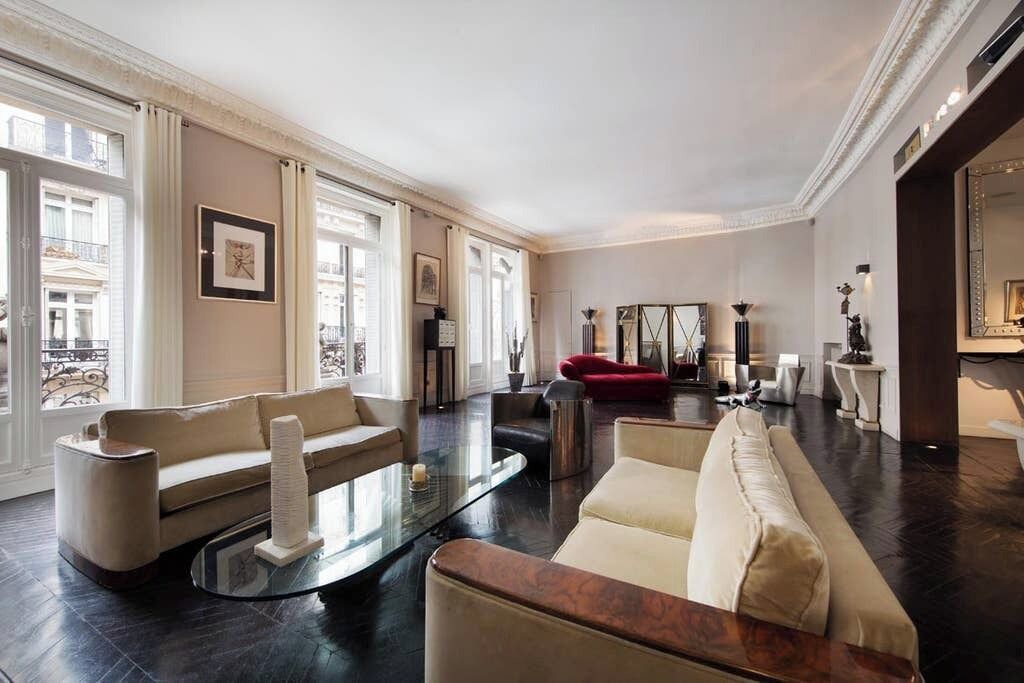 Photo of Livingroom in Champs-Elysees