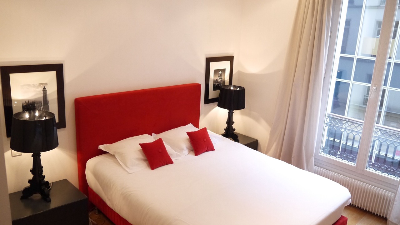 Photo of Bedroom in 8th Arrondissement