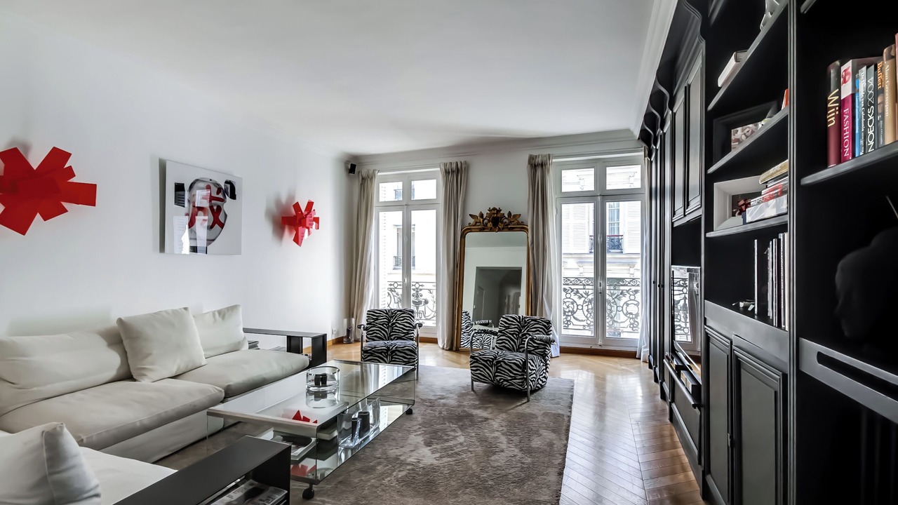 Photo of Livingroom in 8th Arrondissement