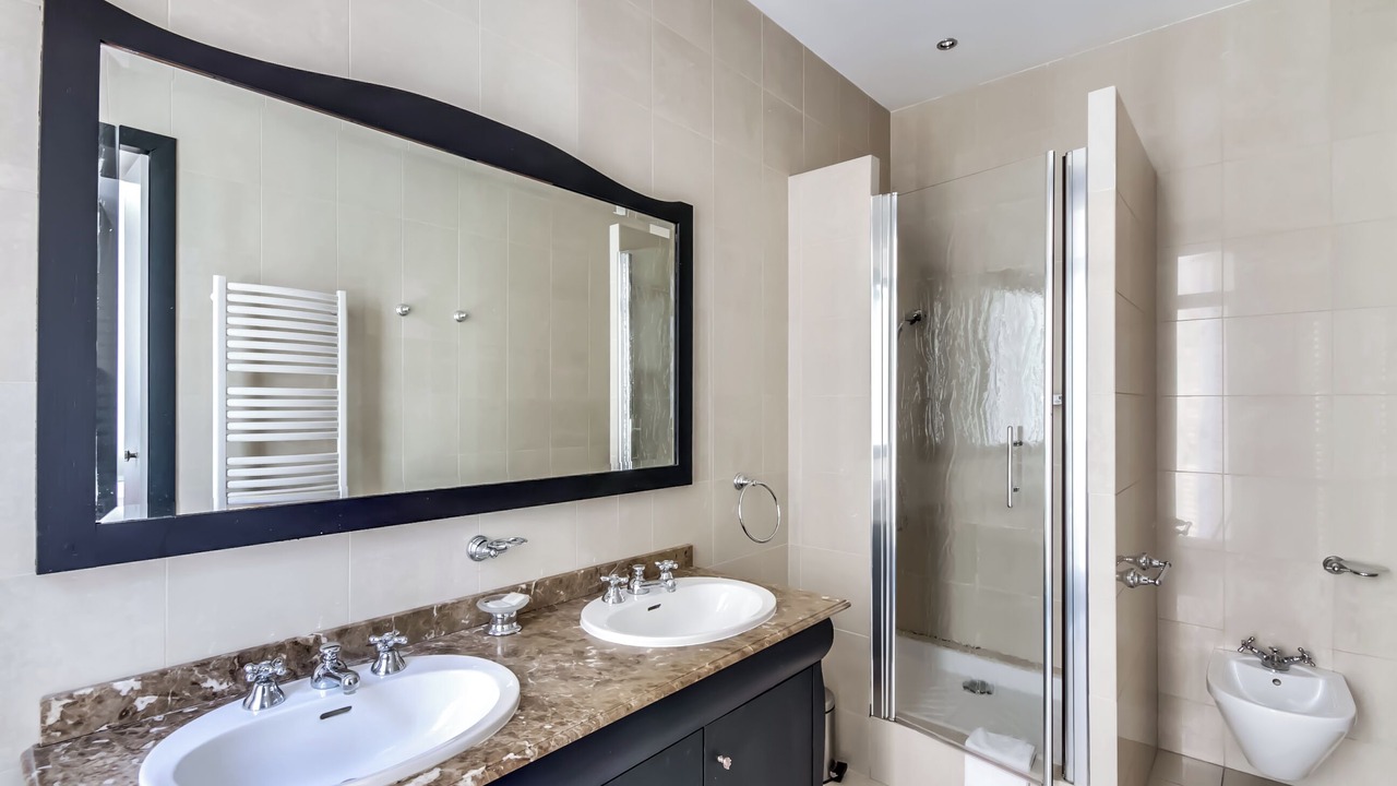 Photo of Bathroom in 8th Arrondissement