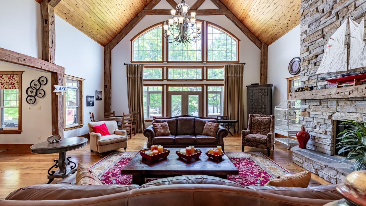 Photo of Livingroom in Muskoka Lakes