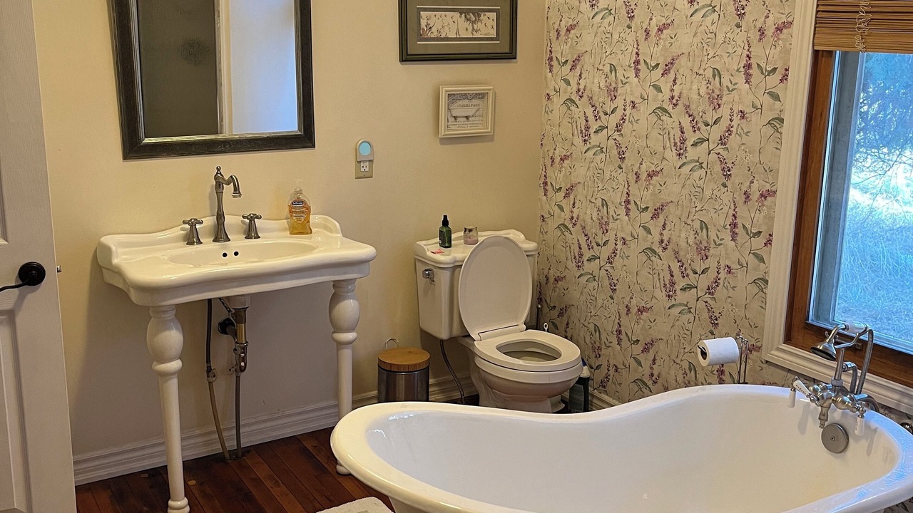 Photo of Bathroom in Innisfil
