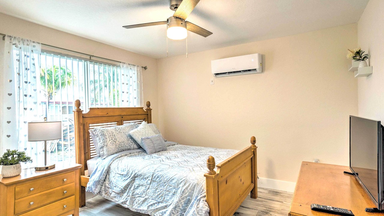 Photo of Bedroom in Riviera Beach