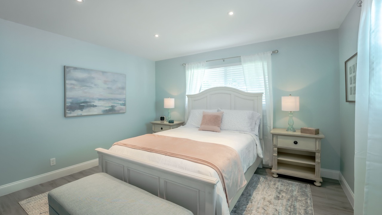 Photo of Bedroom in East Ocean Ave