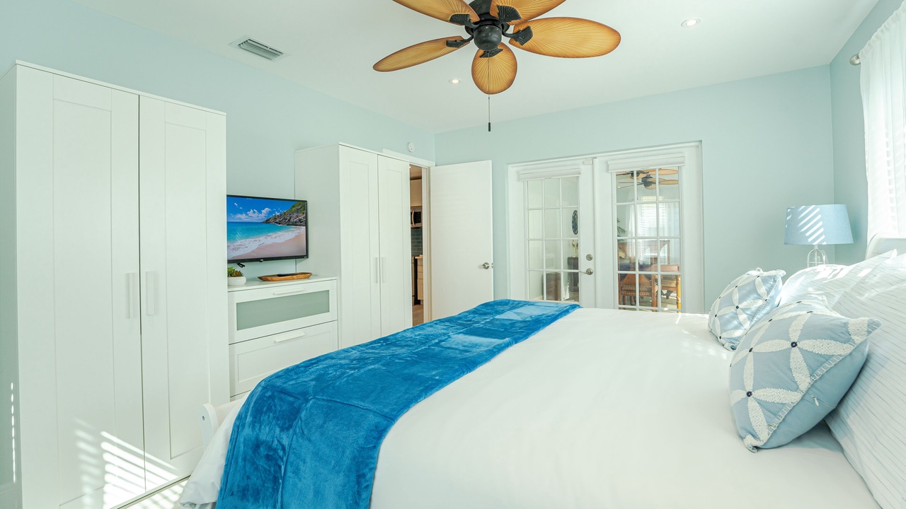 Photo of Bedroom in East Ocean Ave
