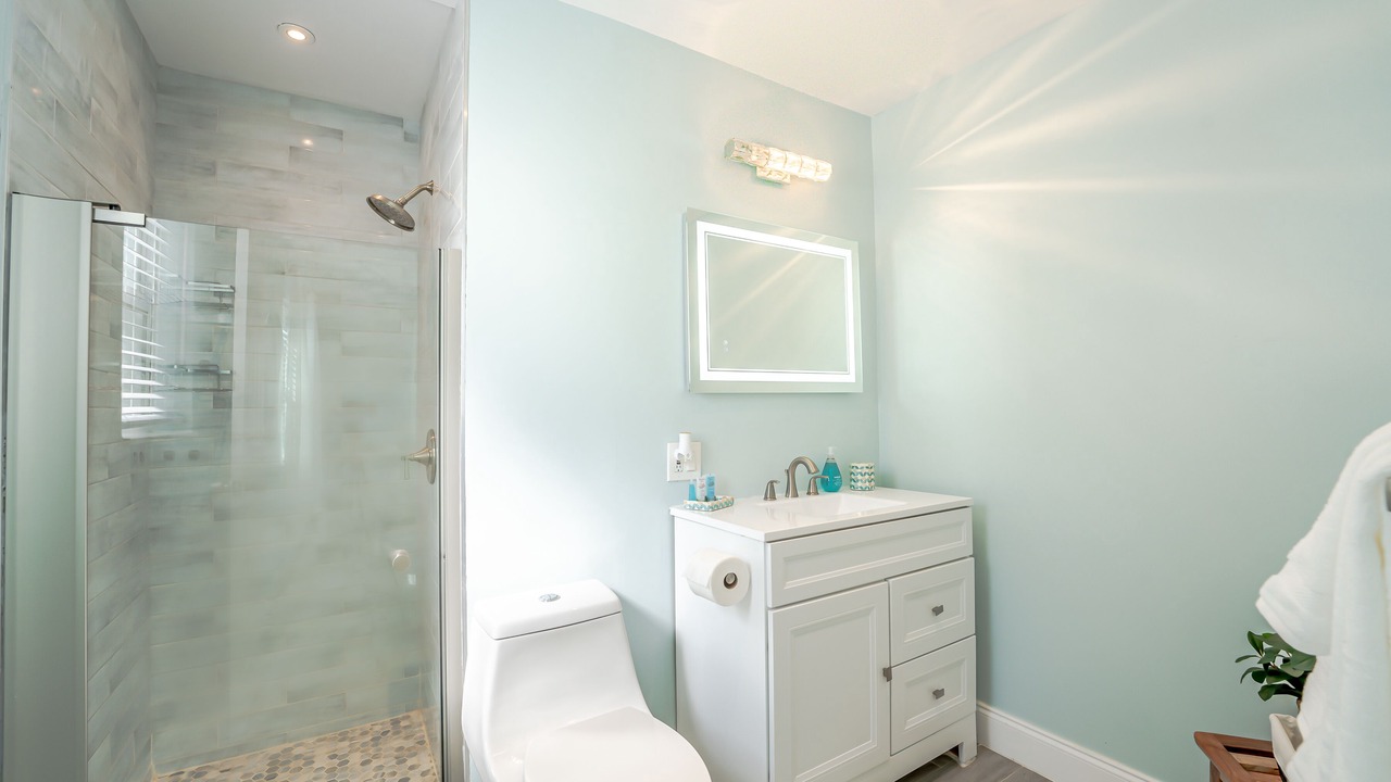 Photo of Bathroom in East Ocean Ave