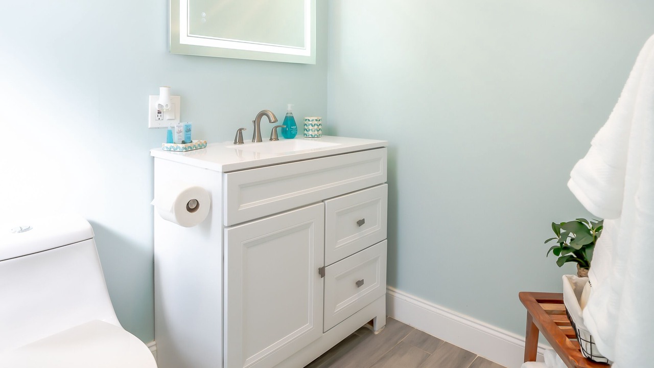 Photo of Bathroom in East Ocean Ave