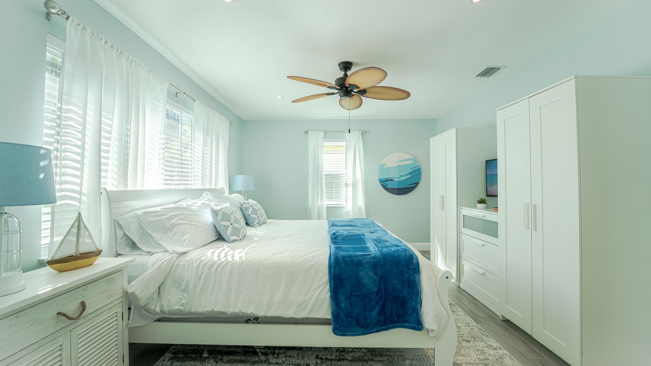 Photo of Bedroom in East Ocean Ave