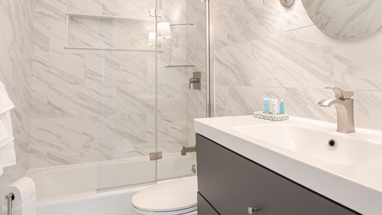 Photo of Bathroom in East Ocean Ave