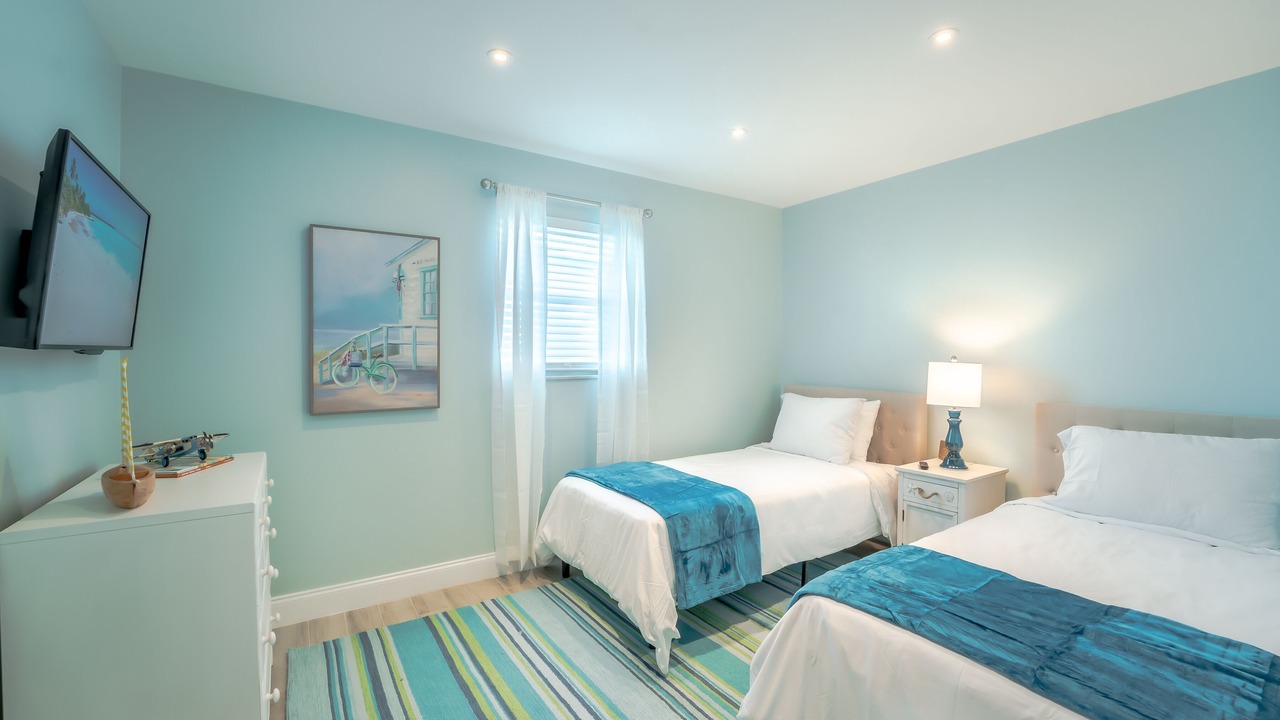 Photo of Bedroom in East Ocean Ave