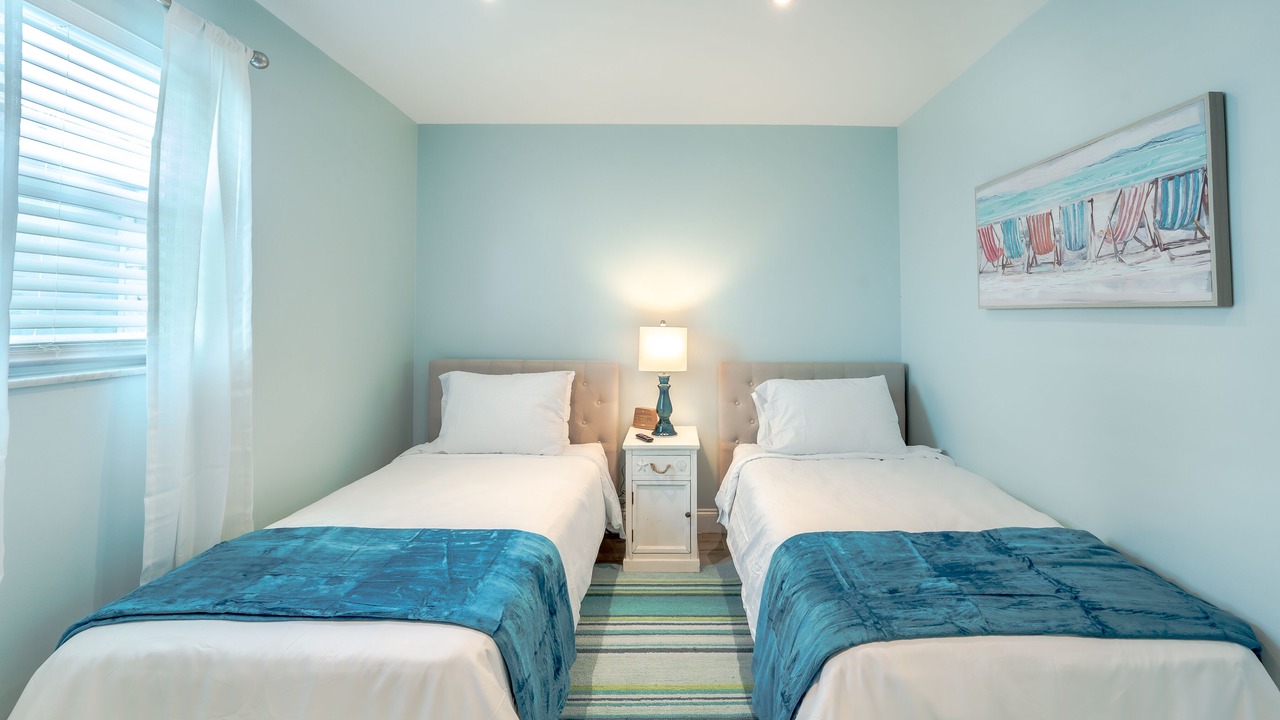Photo of Bedroom in East Ocean Ave