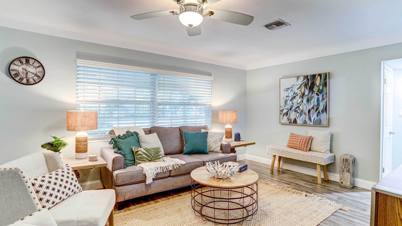 Photo of Livingroom in South Pinellas Community Council