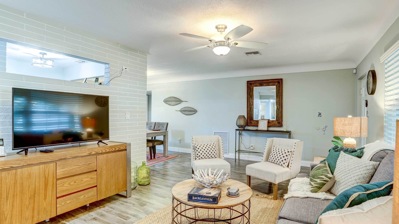 Photo of Livingroom in South Pinellas Community Council