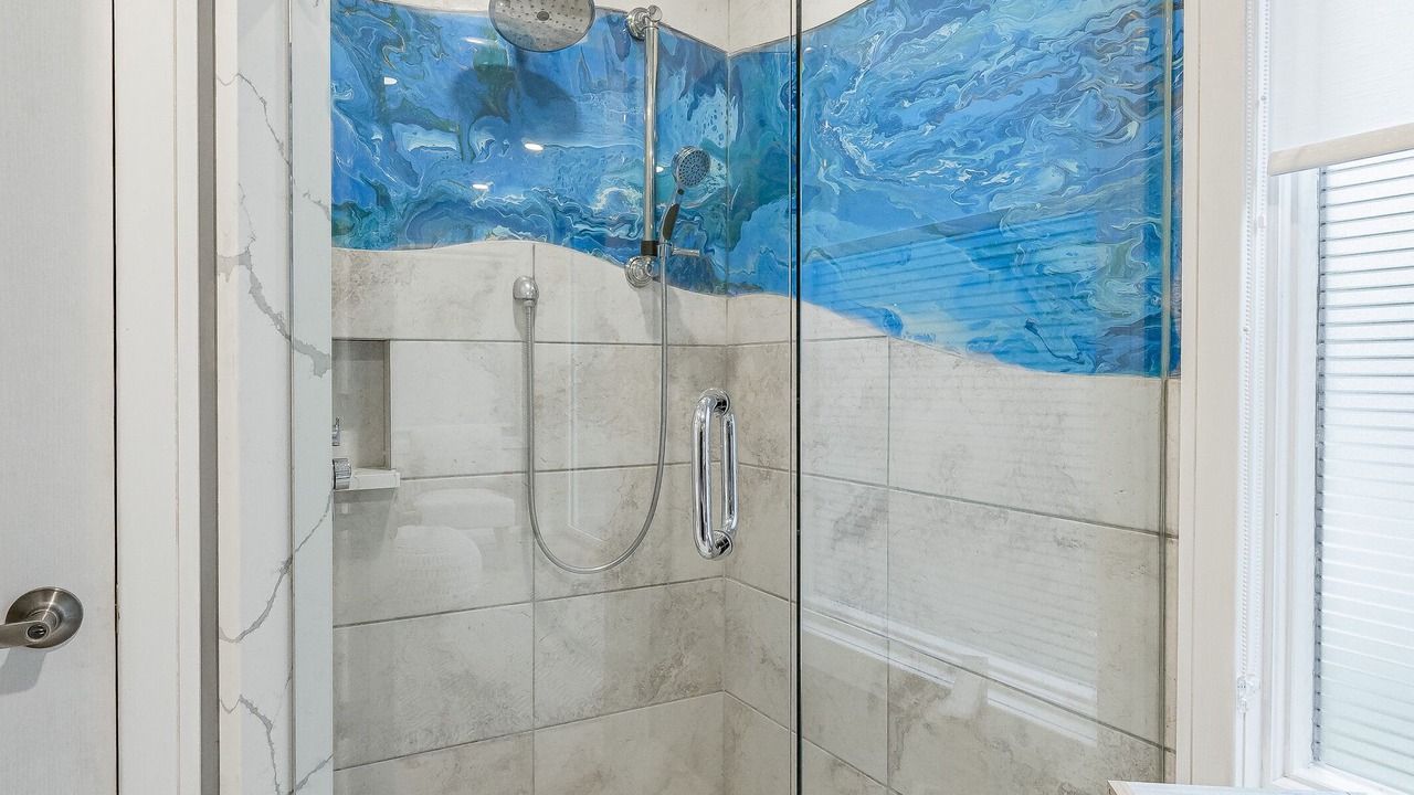 Photo of Bathroom in Mono