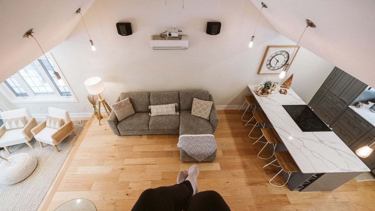 Photo of Livingroom in Mono