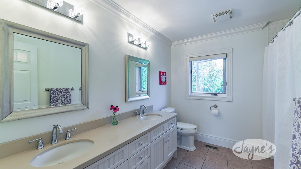 Photo of Bathroom in Colling Woodlands