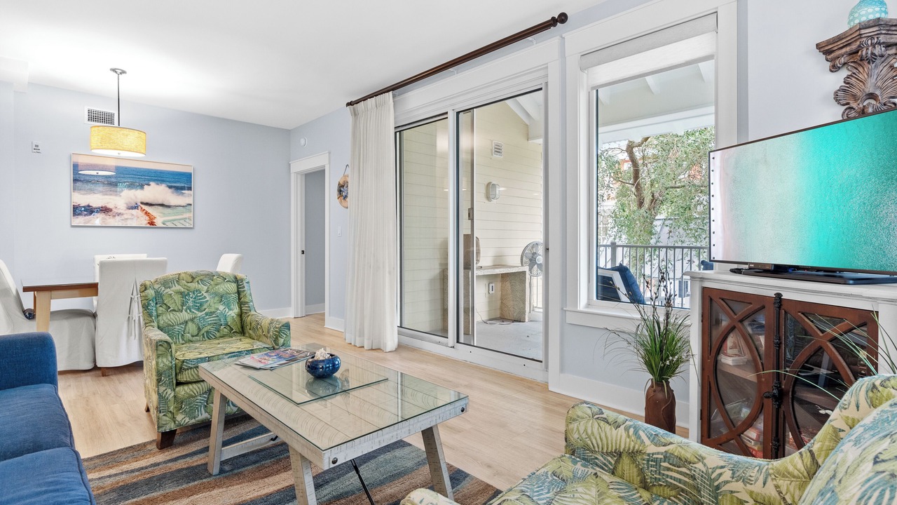 Photo of Livingroom in Baytowne Wharf