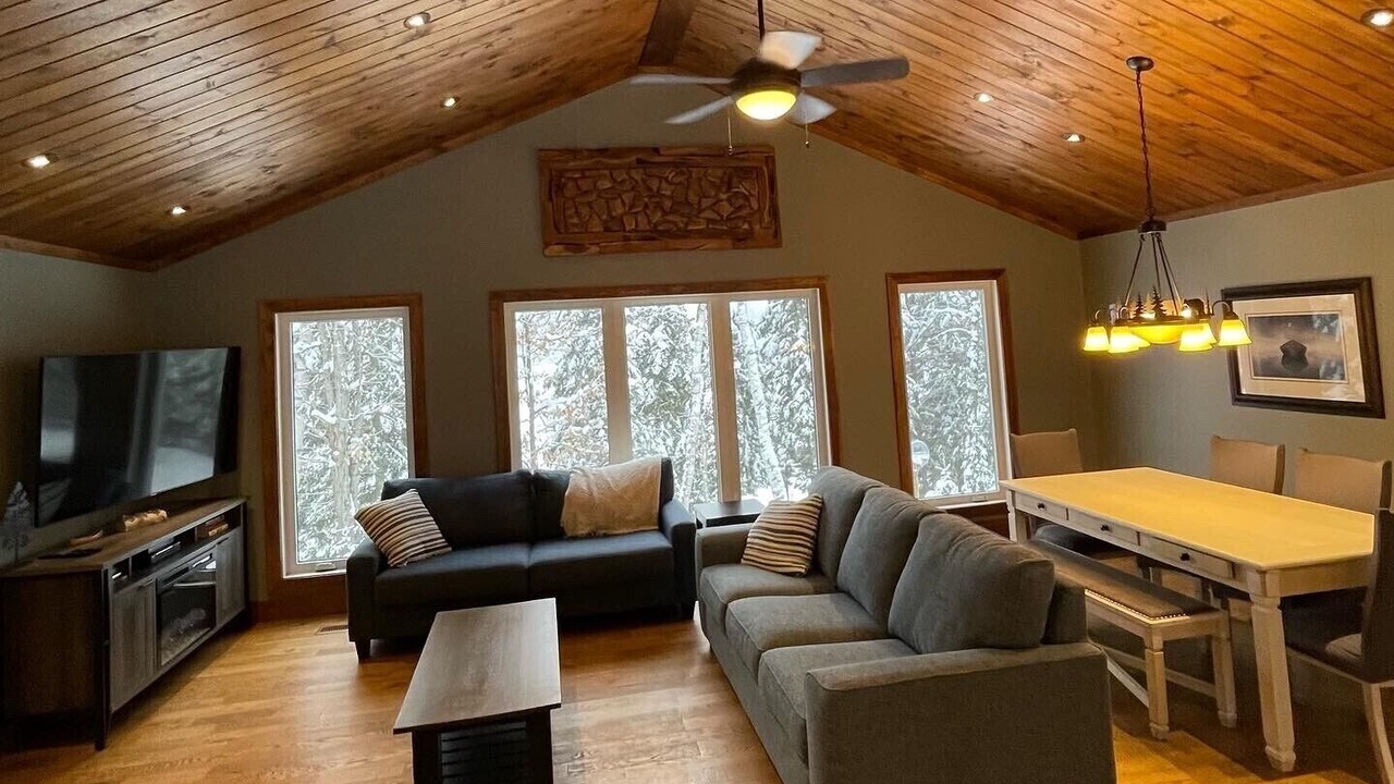 Photo of Livingroom in Perry