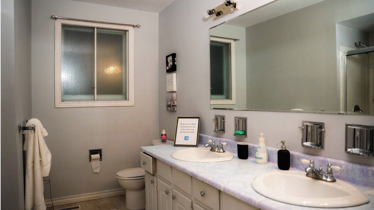 Photo of Bathroom in Halton Regional Municipality