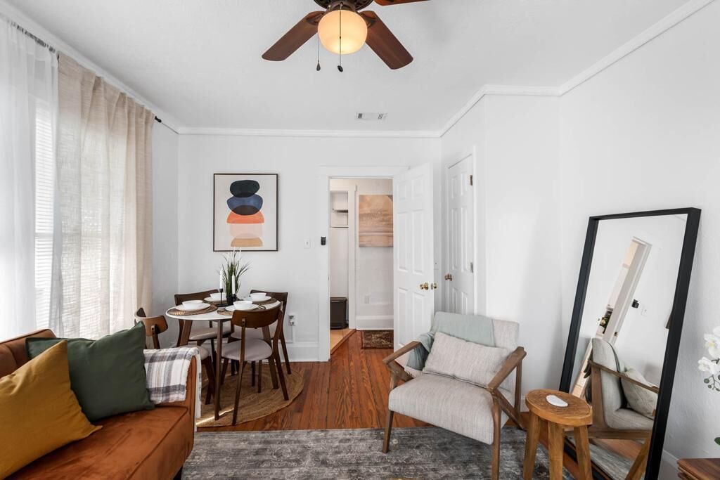 Photo of Livingroom in Virginia Park
