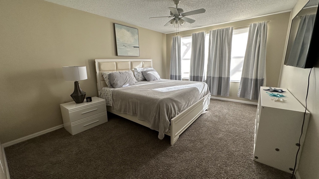 Photo of Bedroom in Lake Davenport Estates