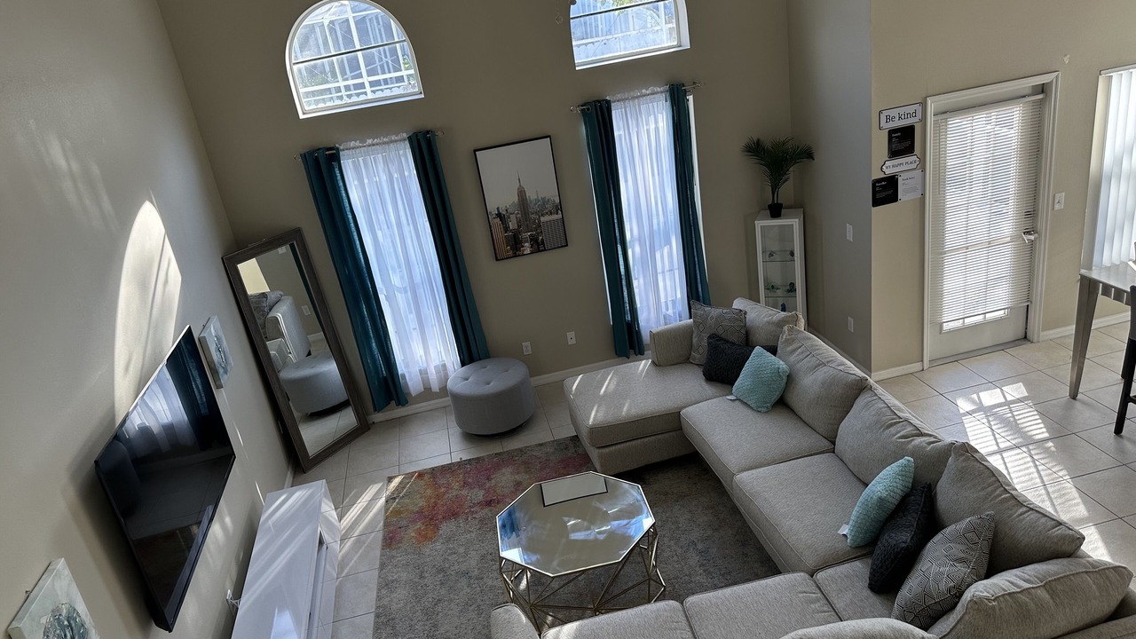 Photo of Livingroom in Lake Davenport Estates