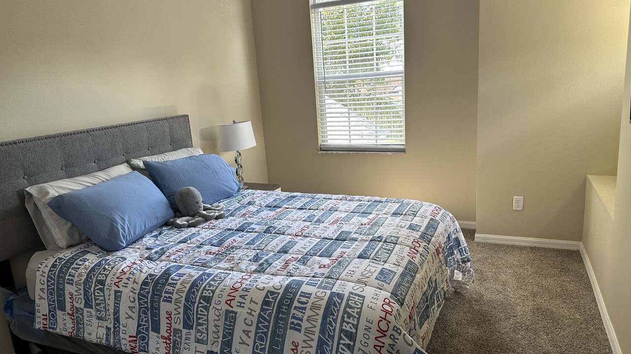 Photo of Bedroom in Lake Davenport Estates