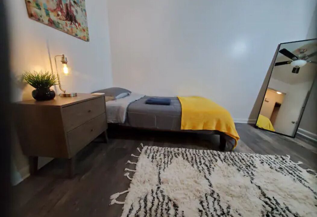 Photo of Bedroom in Carver City - Lincoln Gardens