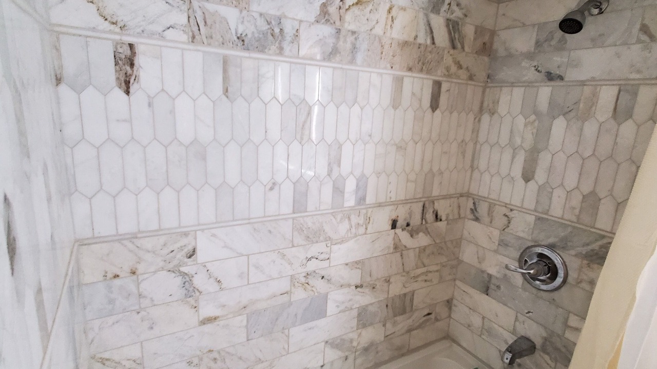 Photo of Bathroom in Carver City - Lincoln Gardens