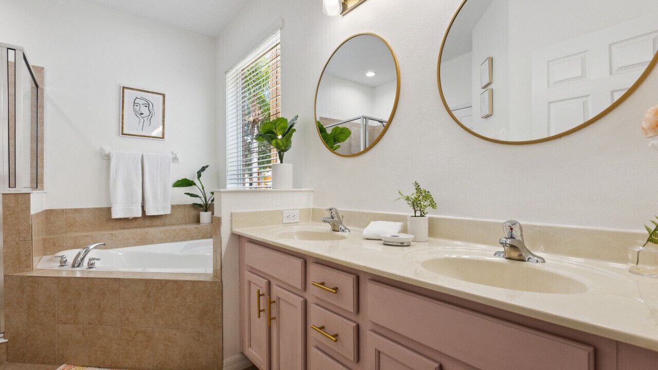 Photo of Bathroom in Watersong