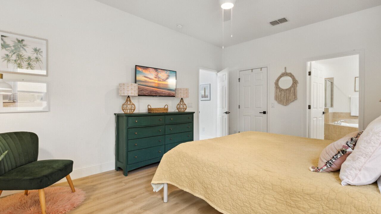 Photo of Bedroom in Watersong