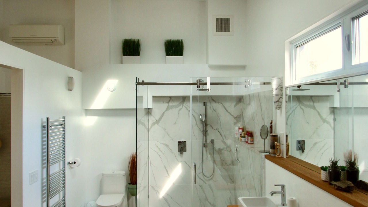 Photo of Bathroom in Humber Bay