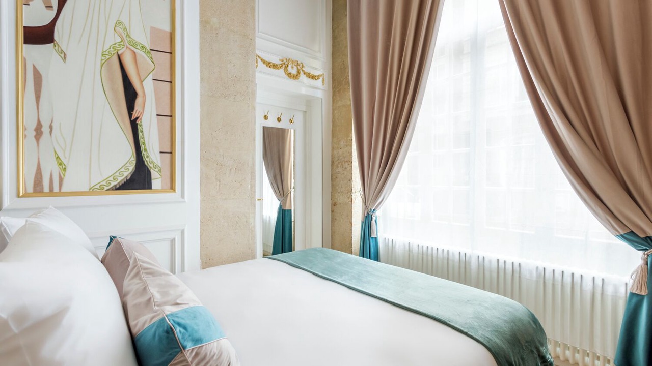 Photo of Bedroom in 8th Arrondissement