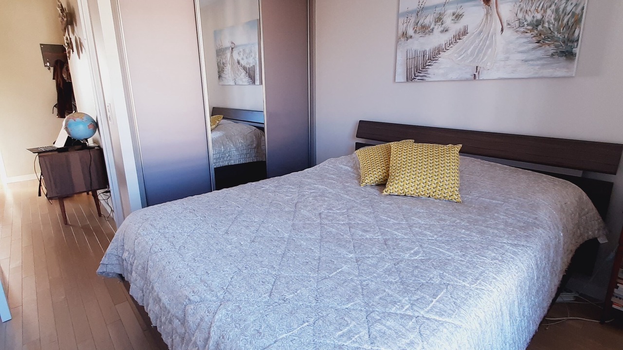 Photo of Bedroom in Suresnes