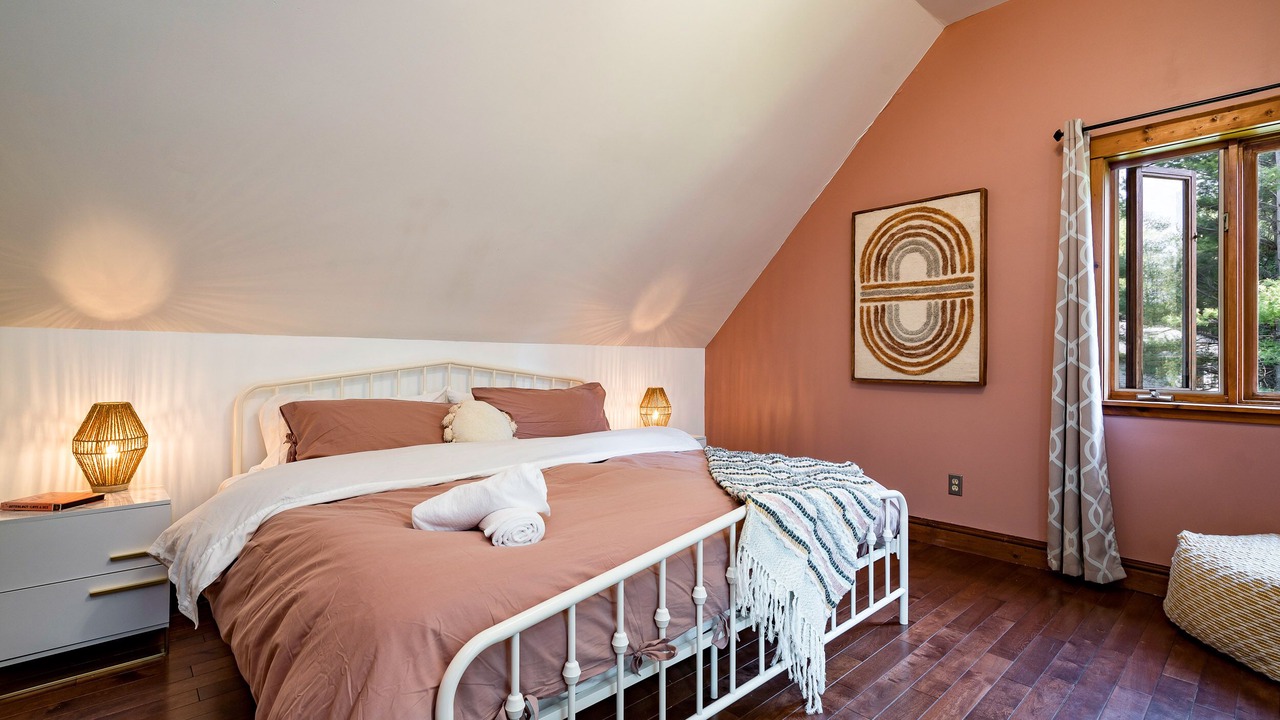 Photo of Bedroom in Meaford