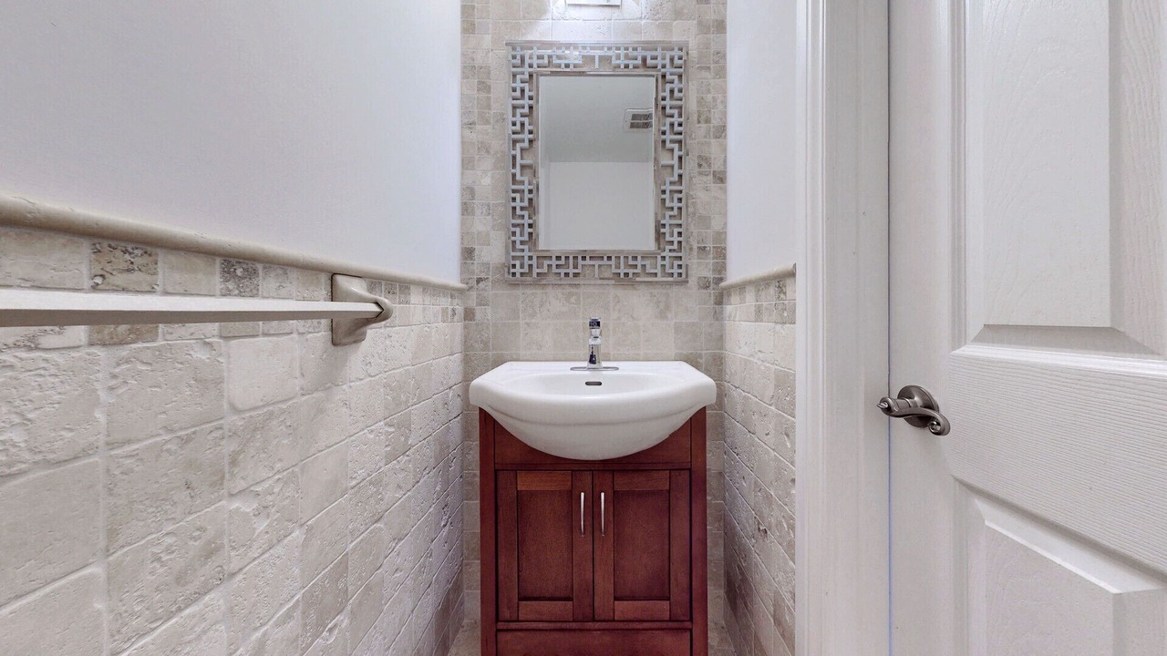 Photo of Bathroom in Georgina