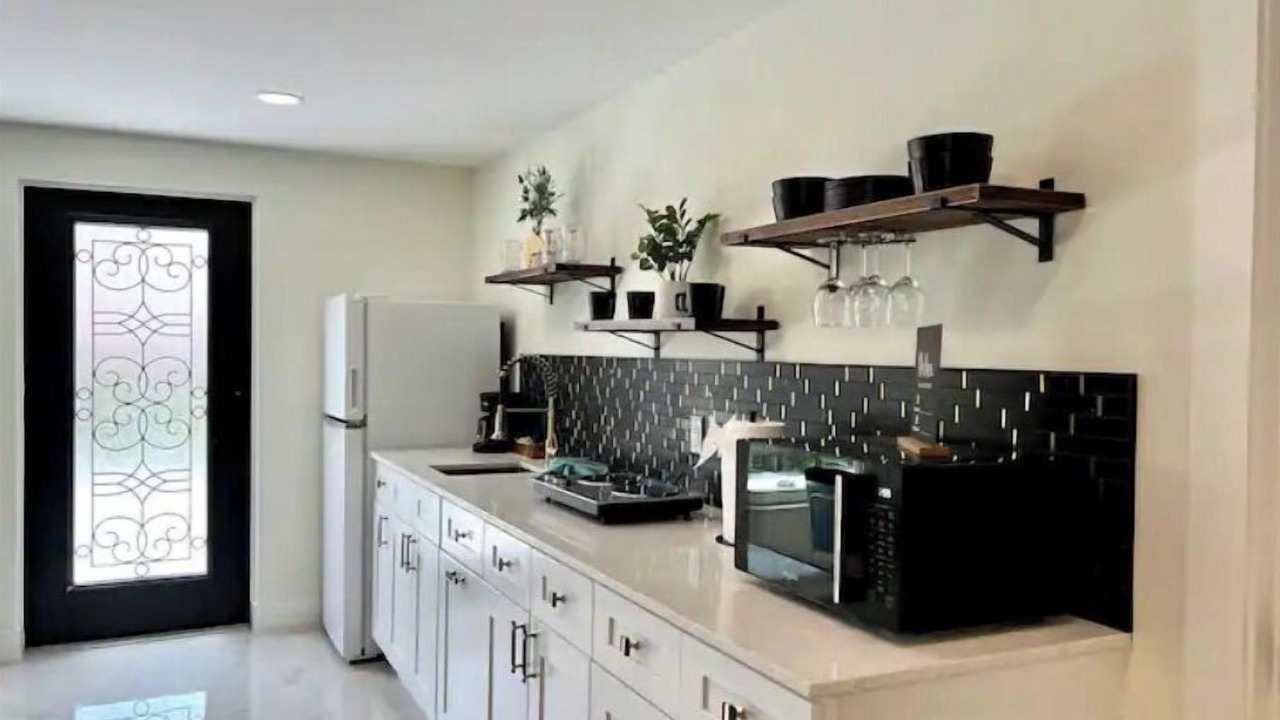 Photo of Kitchen in Bearss Plaza