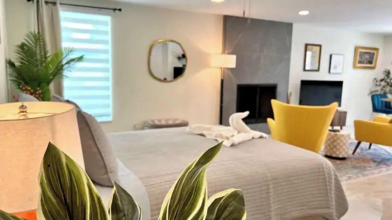 Photo of Bedroom in Bearss Plaza