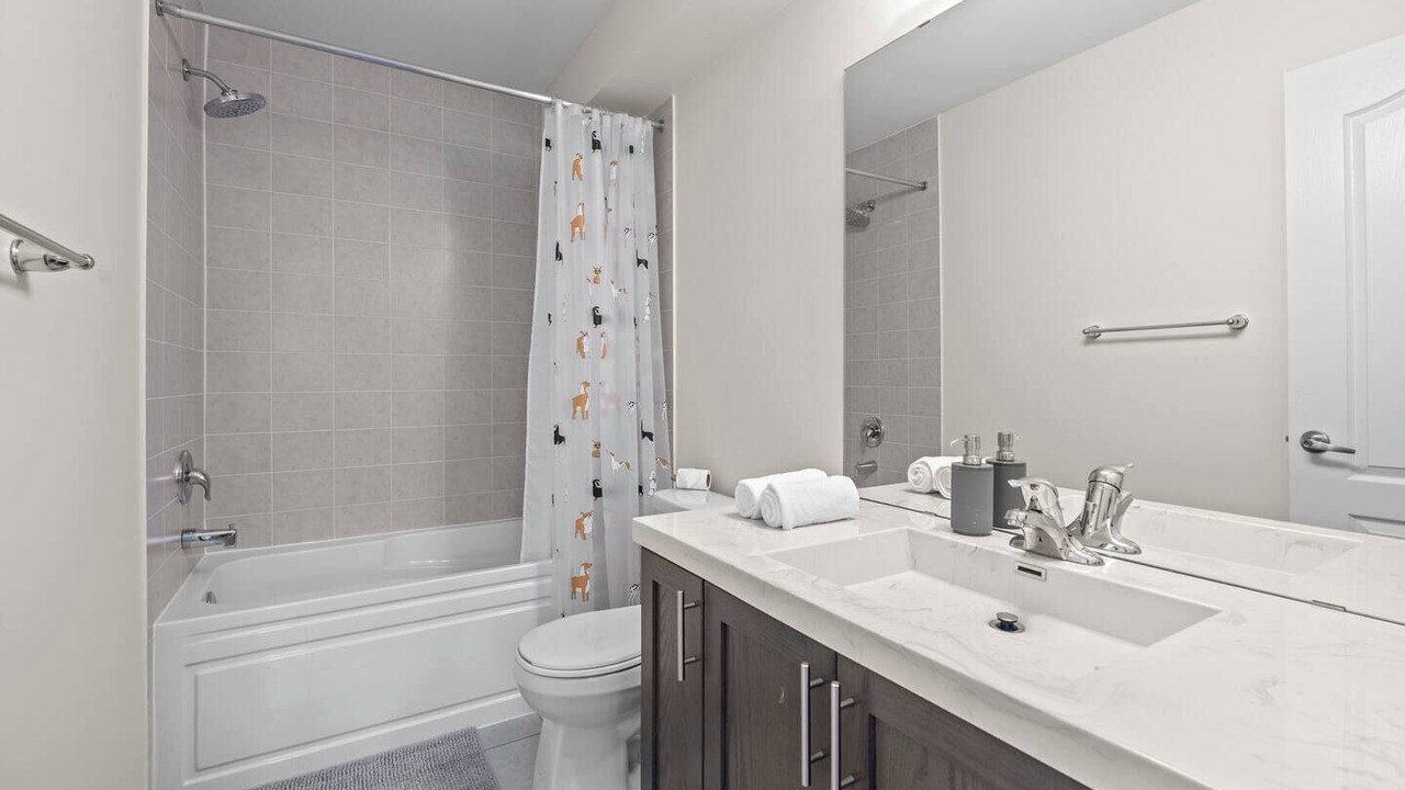 Photo of Bathroom in Lakeview