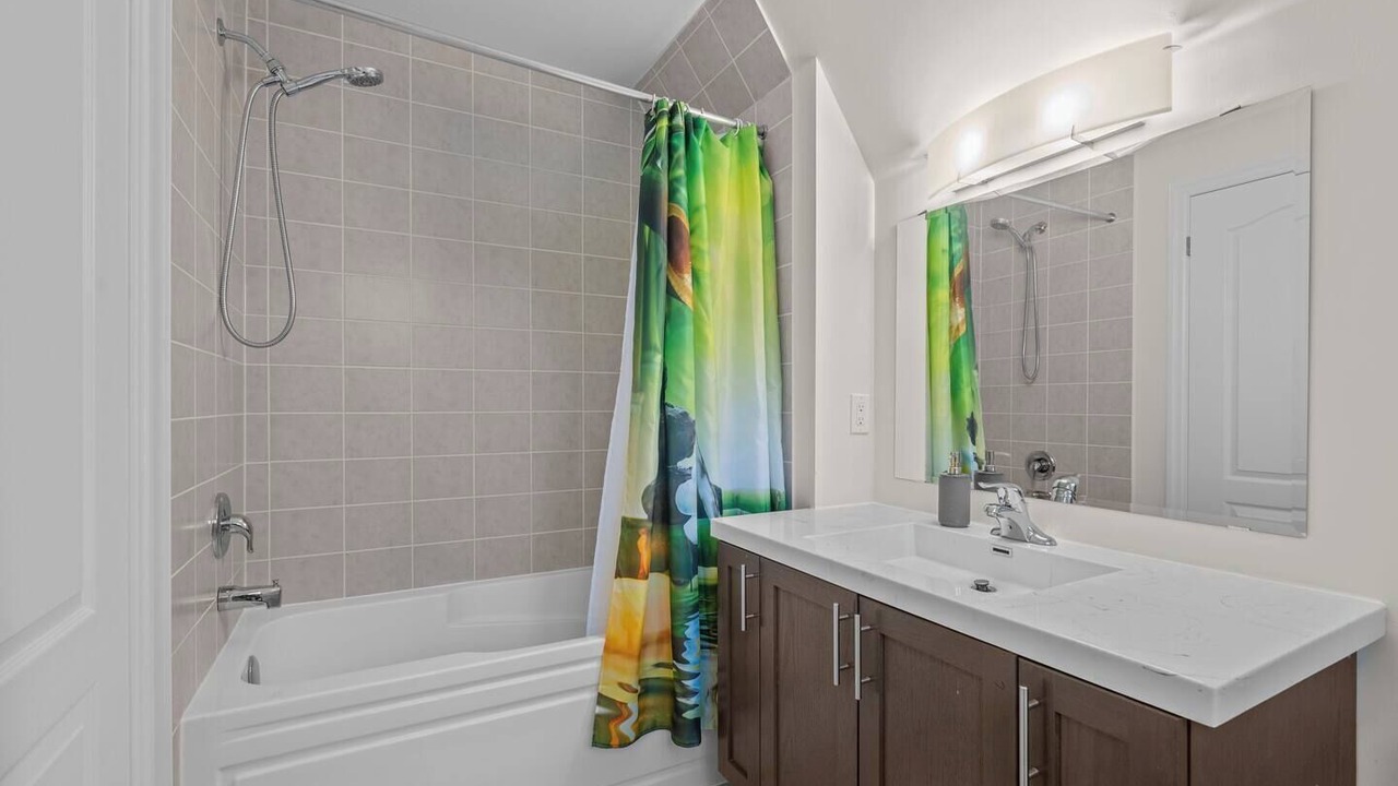 Photo of Bathroom in Lakeview