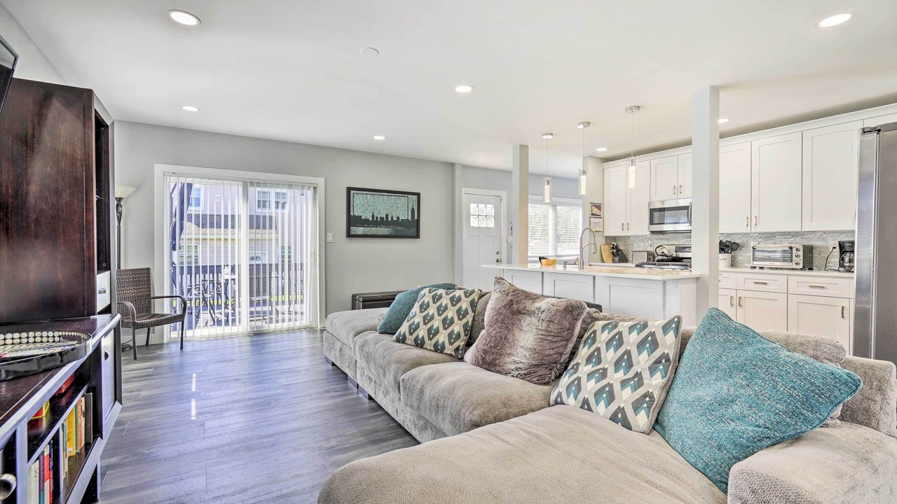 Photo of Livingroom in Long Branch