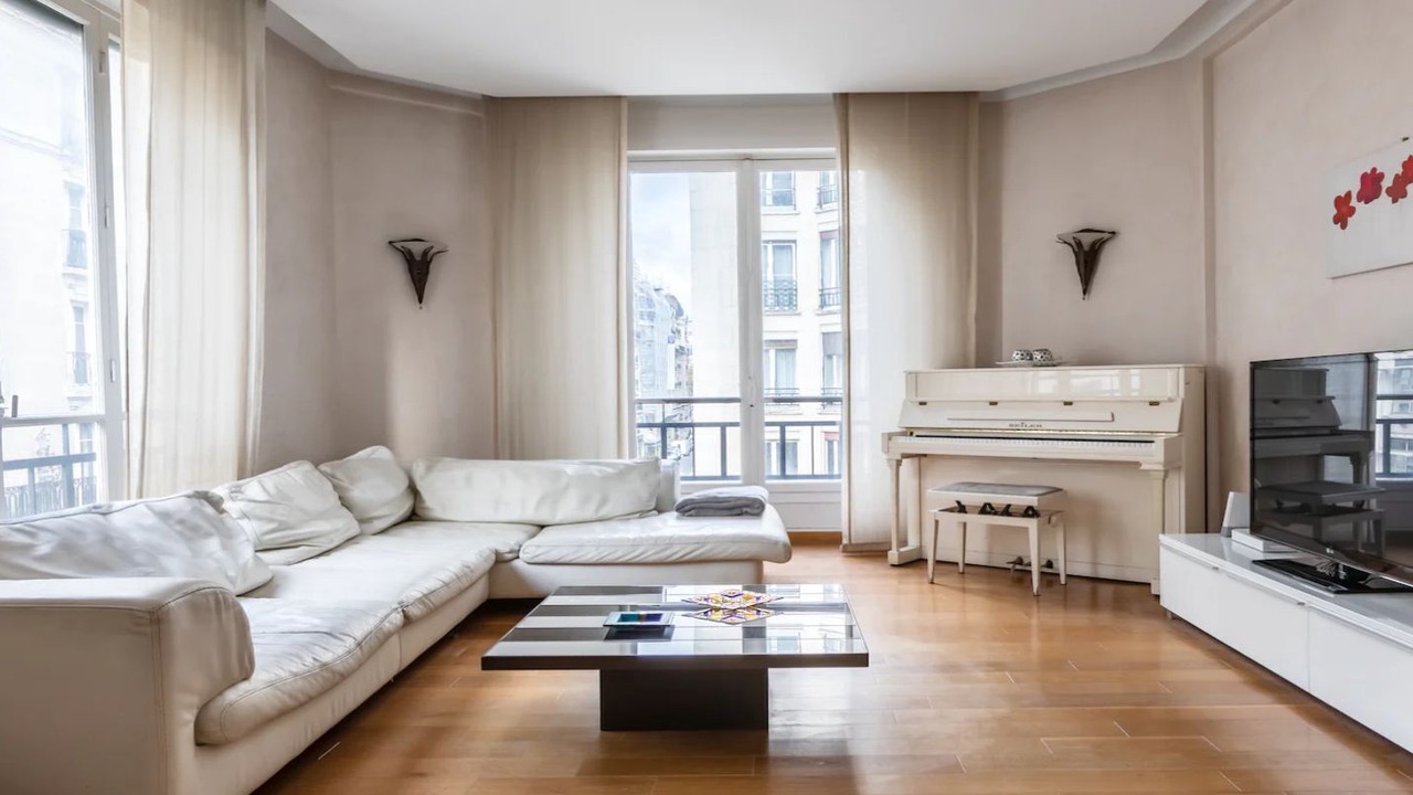 Photo of Livingroom in 15th Arrondissement
