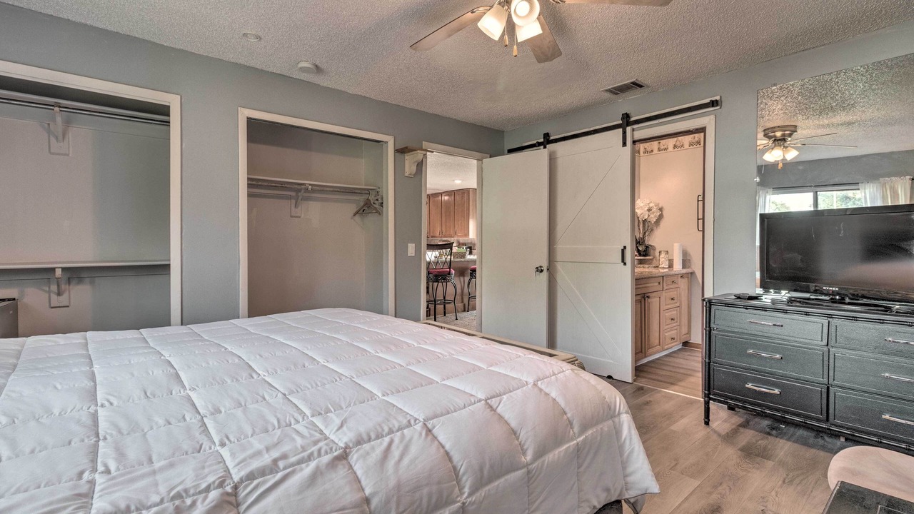 Photo of Bedroom in Pine Hills