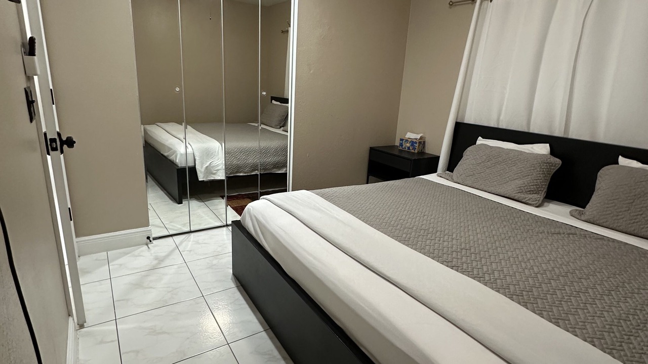 Photo of Bedroom in Town N County Park